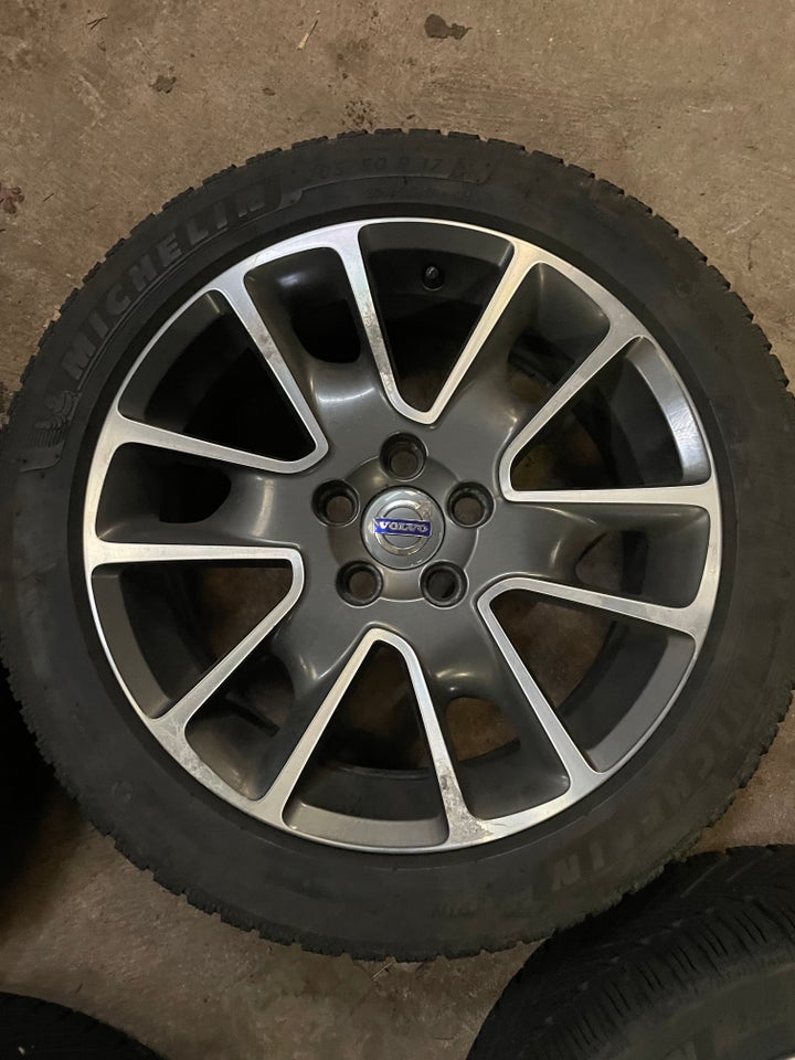 17” orignale Volvo V40 fælge med Michelin vinter...