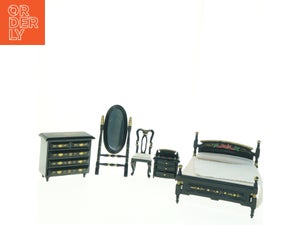 5 stk Dukkehusmøbler i sort og guld (str. 17 x 12,5 cm til 5 x 5 cm)