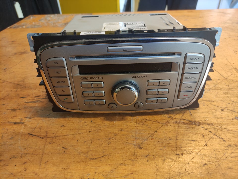 Nr. 25278 Radio med cd til Ford Mondeo 1.6 kørt...