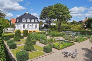 5-værelses Villa på 180 m² til 22000000 kr. Mirabellevej 2, Strandvænget, 824...