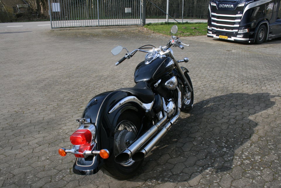 Suzuki VL 800 Volusia