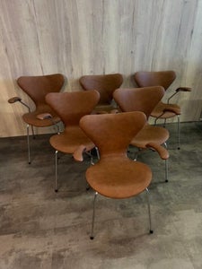 Arne Jacobsen syver stole med armlæn nypolstret pris 6 stk