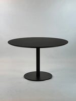 Pedrali rundt mødebord – sort linoleum Ø120