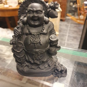 Sort sten Buddha 