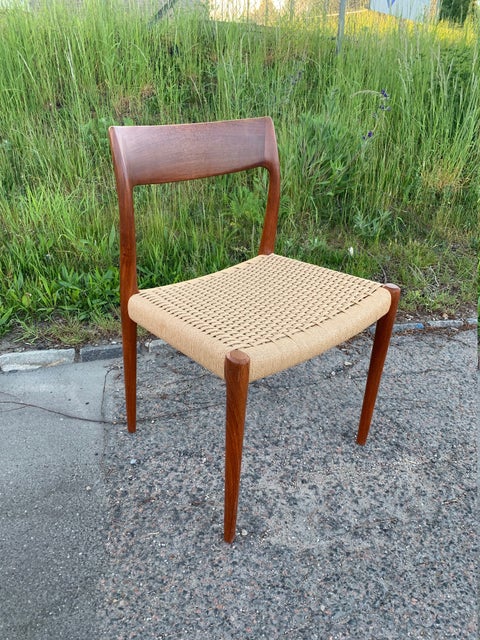 Niels O. Møller, stol, 77, Meget smuk spisebordsstole…