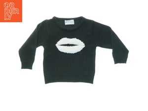 Sort strik sweater med mønster fra By Clara (str. 36 x, 30 cm ærme, 24,5 cm)