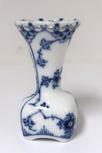 Royal Copenhagen. Musselmalet, helblonde. Vase. Model 1161.