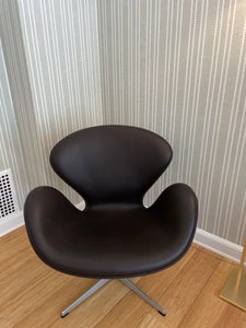 Arne Jacobsen Svanen Elegance Mocca 