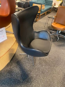 Arne Jacobsen ægget sort læder