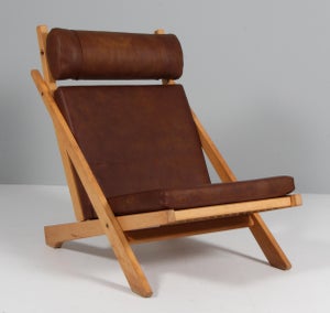 Hans J. Wegner lænestol af bøg og anilin læder, model CH03