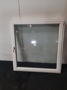 Dreje-kip vindue i pvc 1318x120x1383 mm, højrehængt, hvid