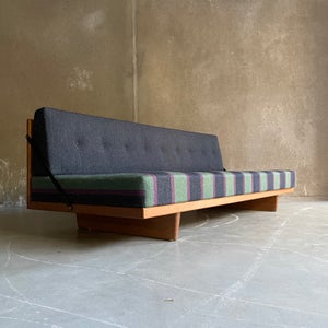   Børge Mogensen daybed . Model 191 . Egetræ. Mål : 200 x 90 . Go stand . 