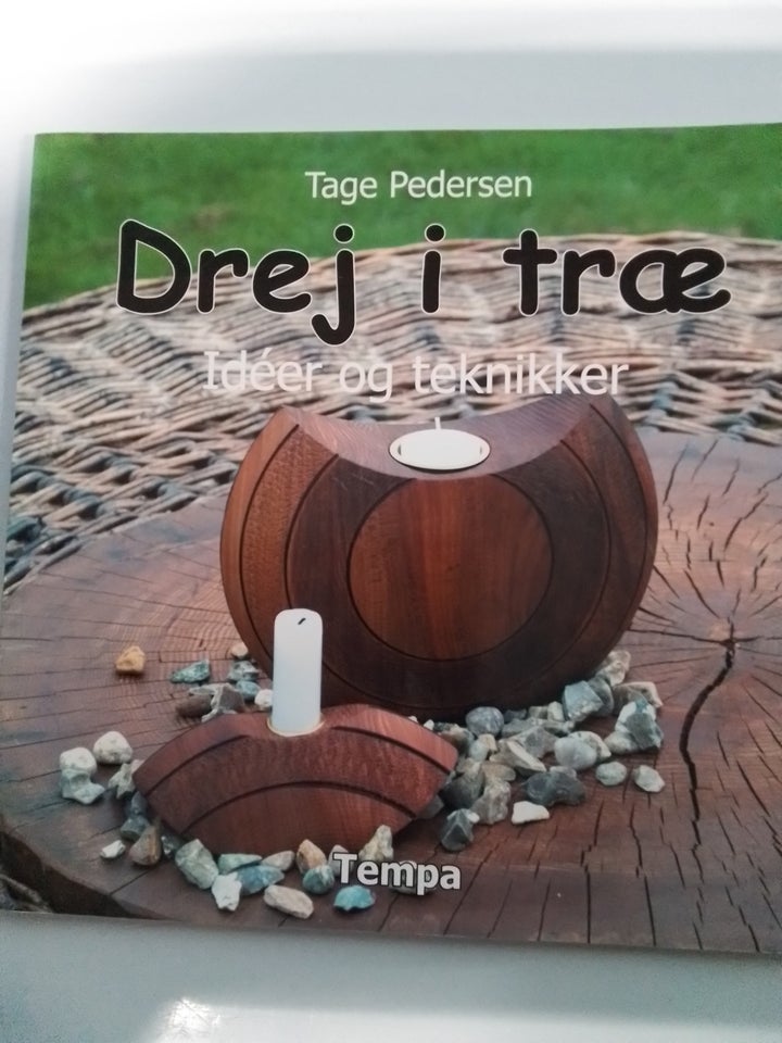 Drej I træ   af Tage Pedersen 