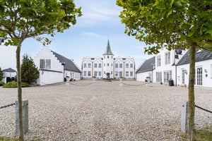 17-værelses Villa på 0 m² til 29000000 kr. Ronæsbrovej 5, Sophienlyst Slot, F...