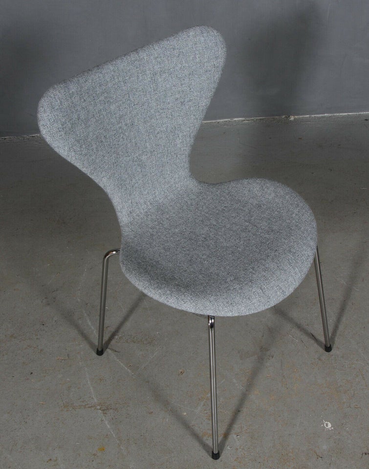 Arne Jacobsens 7´erstole model 3107, Hallingdal