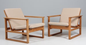 Børge Mogensen par slædestole / lænestole, eg og Coda 2 fra Kvadrat. Model 2256