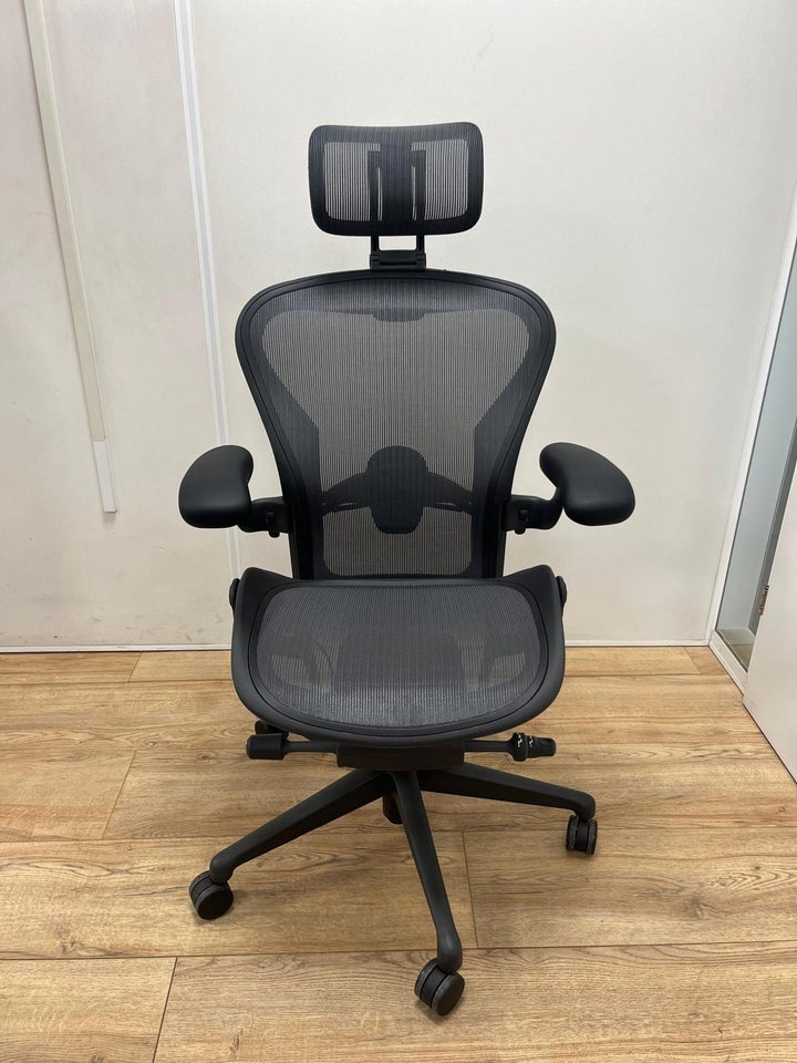 Herman Miller Aeron Remastered - Inklusiv nakkes...