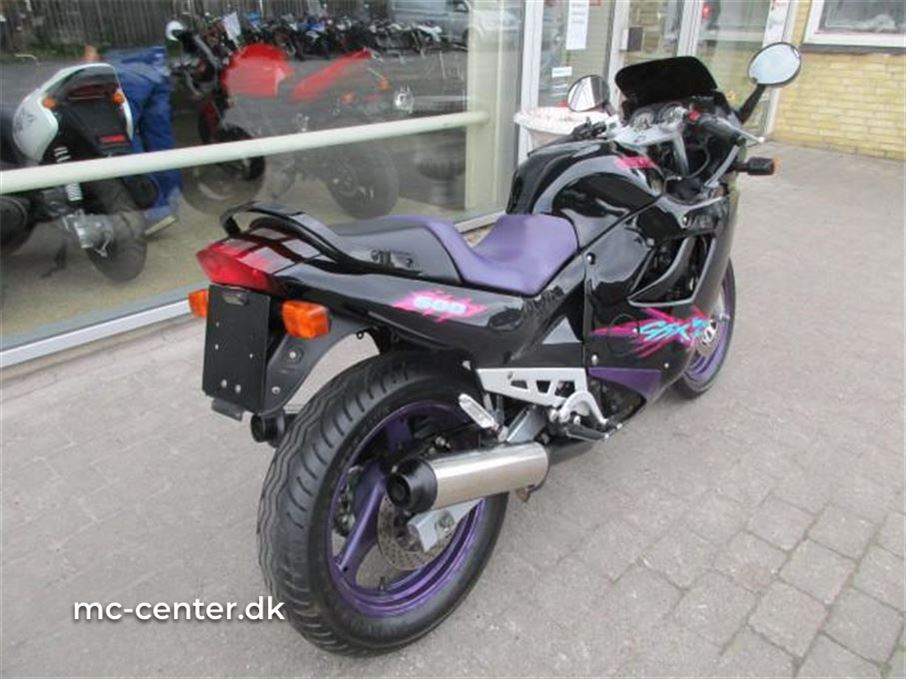 1994 - Suzuki GSX 600 F     32.899 kr