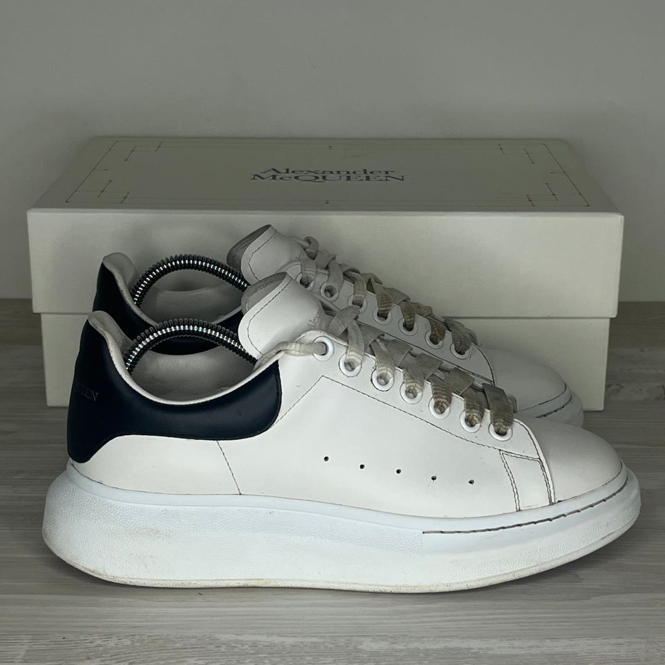 rester Kirkestol Pelagic Alexander McQueen Sneakers, 'Hvid Læder' Oversized (41.5) – dba.dk – Køb og  Salg af Nyt og Brugt