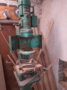 gammel boremaskine