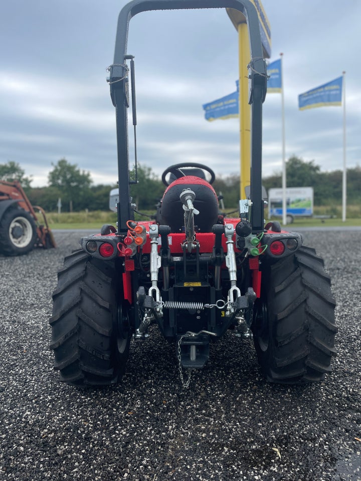 Antonio Carraro TTR3800 kompakt traktor