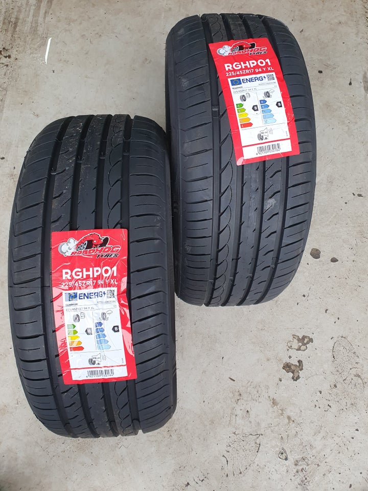 225/45R17