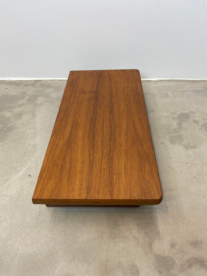 Sengebord teak 