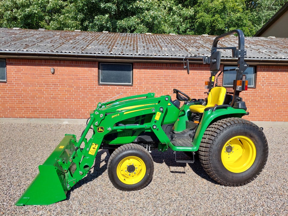 John Deere 3025E