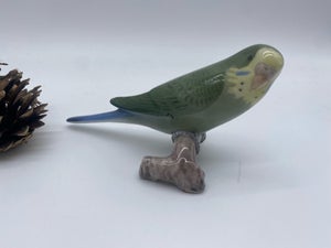 Bing & Grøndahl porcelænsfigur. Grøn undulat. Nr. 2341. Måler ca. 8cm høj 15 cm 