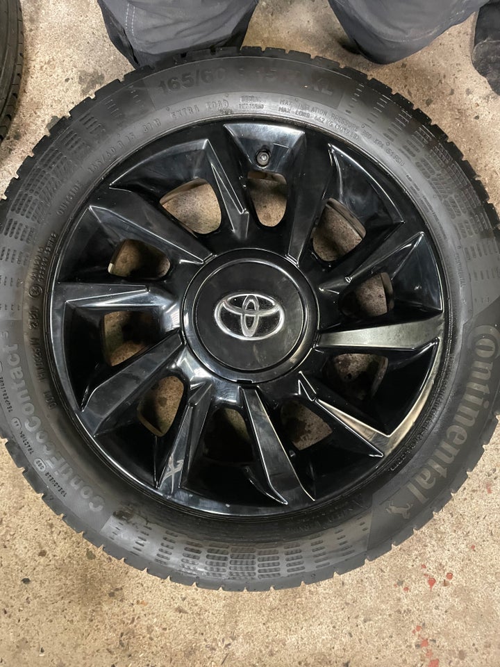 15” orignale Toyota Aygo fælge med Continental s...