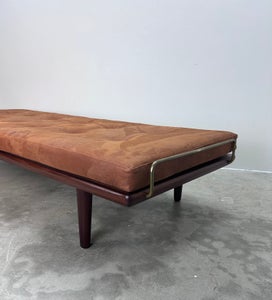 Hans j Wegner daybed 