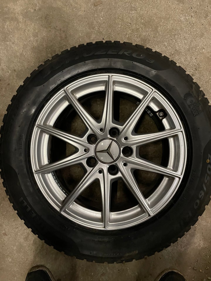 16” orignale Mercedes A-klasse fælge med Pirelli...