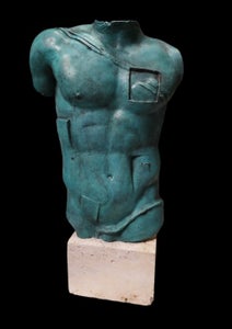 Igor Mitoraj (1944-2014) - Skulptur, Perseus - 46 cm - Patineret bronze, Vice...
