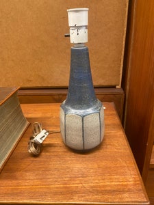 Bordlampe i keramik fra Michael Andersen i blå og grå glasur 