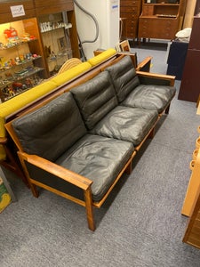 Smuk sofa af Illum Wikkelsø i læder og palisander 