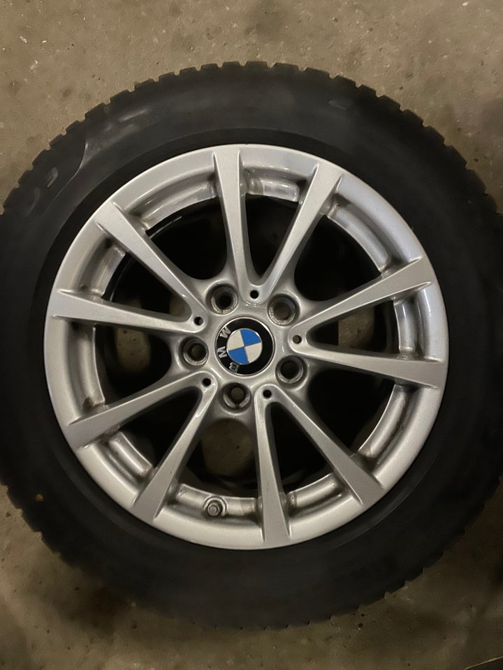 16” orignale Bmw 3 serie fælge med Pirelli vinte...