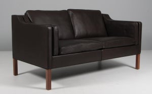 Børge Mogensen. Fritstående to pers. sofa, model 2212. Nybetrukket