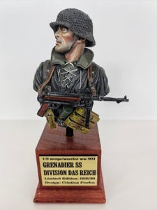 WESPE - Grenadier SS Division Reich - Sculpted byJohn Rosengrant (USA), paint...