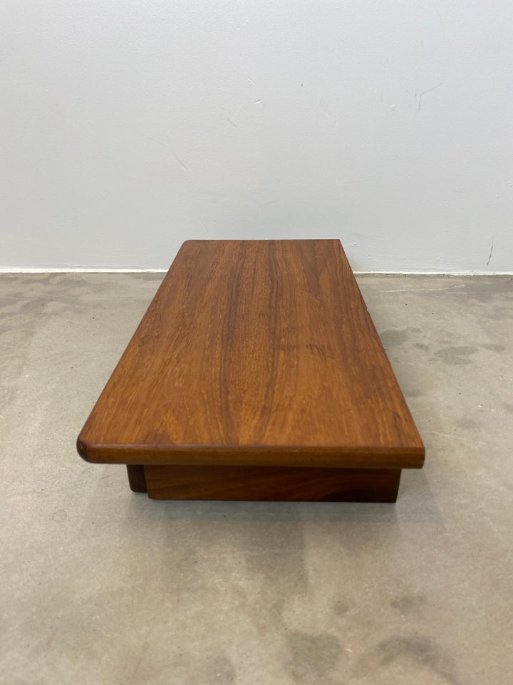 Sengebord teak 