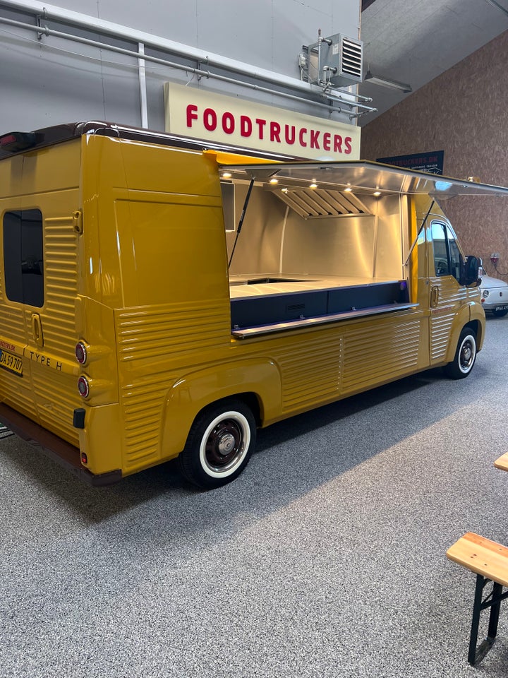 Foodtruck retro Van type H 