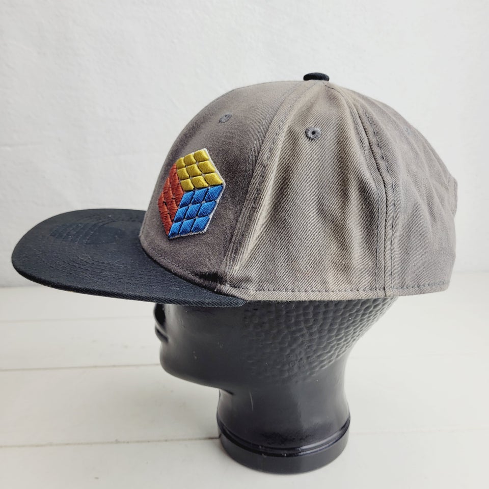 ⭐️- KASKET - Rubik s Cube 3D logo Cap