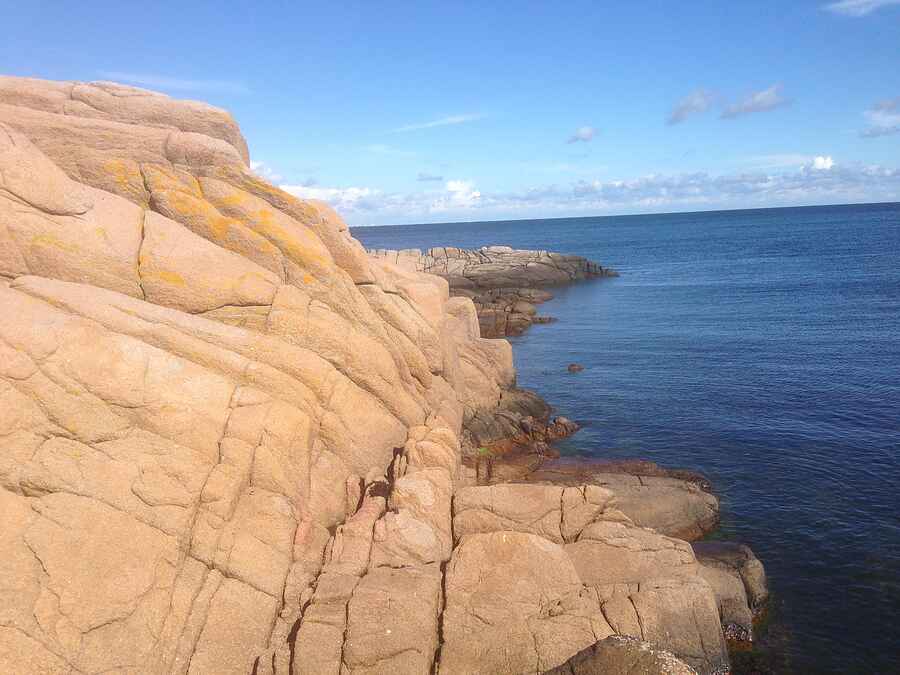 Ferielejlighed med havudsigt på klipperne