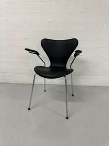 Arne Jacobsen ‘Syveren/3207’ Fritz Hansen.