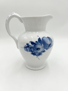 Blue Flower, Chocolate pot no. 10/8147, Royal Copenhagen, No. 10-8147, Arnold Krog