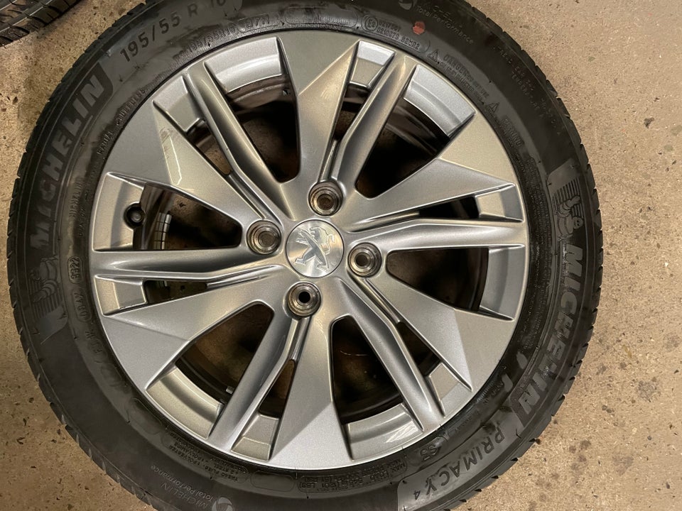 16” orignale Peugeot 208 ny model. Med Michelin...