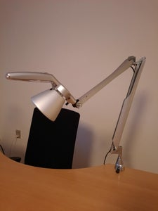 Fiks skrivebordslampe fra Luceplan