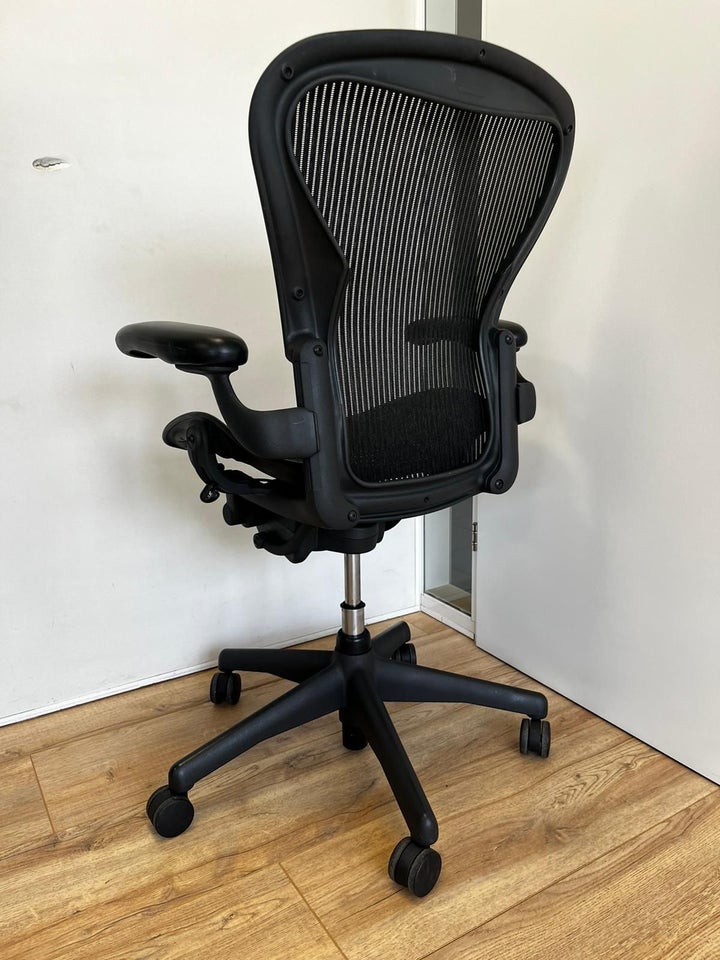 Refurbished Herman Miller Aeron - Kontorstol - I...