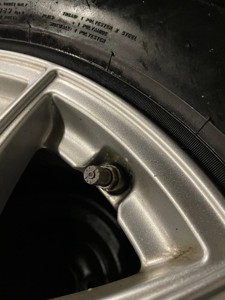 16” orignale Mercedes A-klasse fælge med Pirelli...