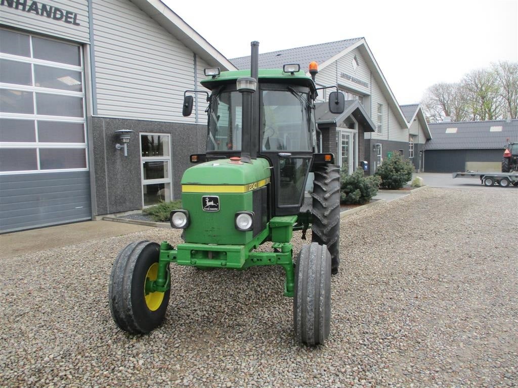 2040 Velholdt snild traktor John Deere