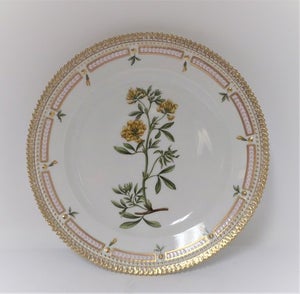 Royal Copenhagen, Flora Danica. Frokost tallerken. Design #3